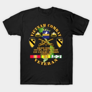 Vietnam Combat Cavalry Veteran w Bravo - 1st Bn 8th Cav COA - 1st Cav Div SSI T-Shirt